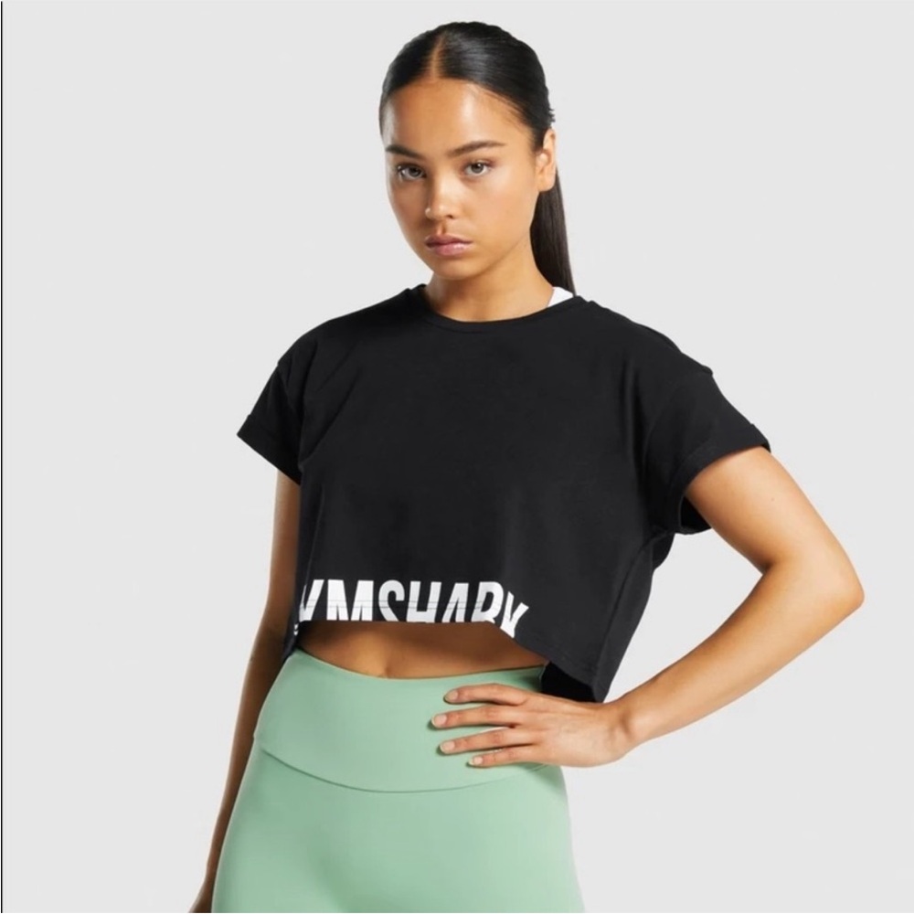 3/30$🤍 GYMSHARK | Black cropped workout tee